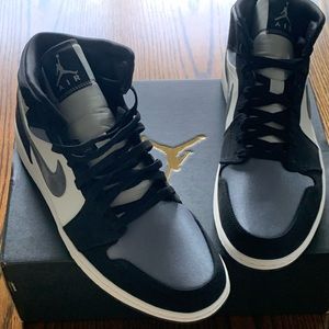 Nike Air Jordan 1 Mid SE